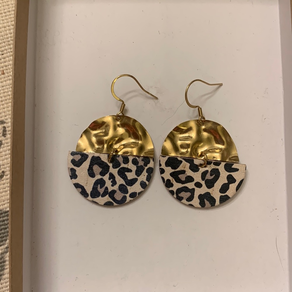 Sela designs earrings